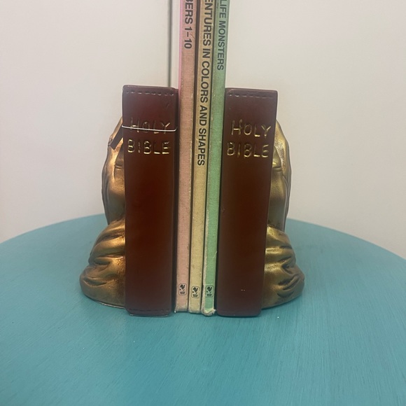 Vintage Japan Set Pair of Holy Bible Praying Hands Book Ends - Picture 3 of 6